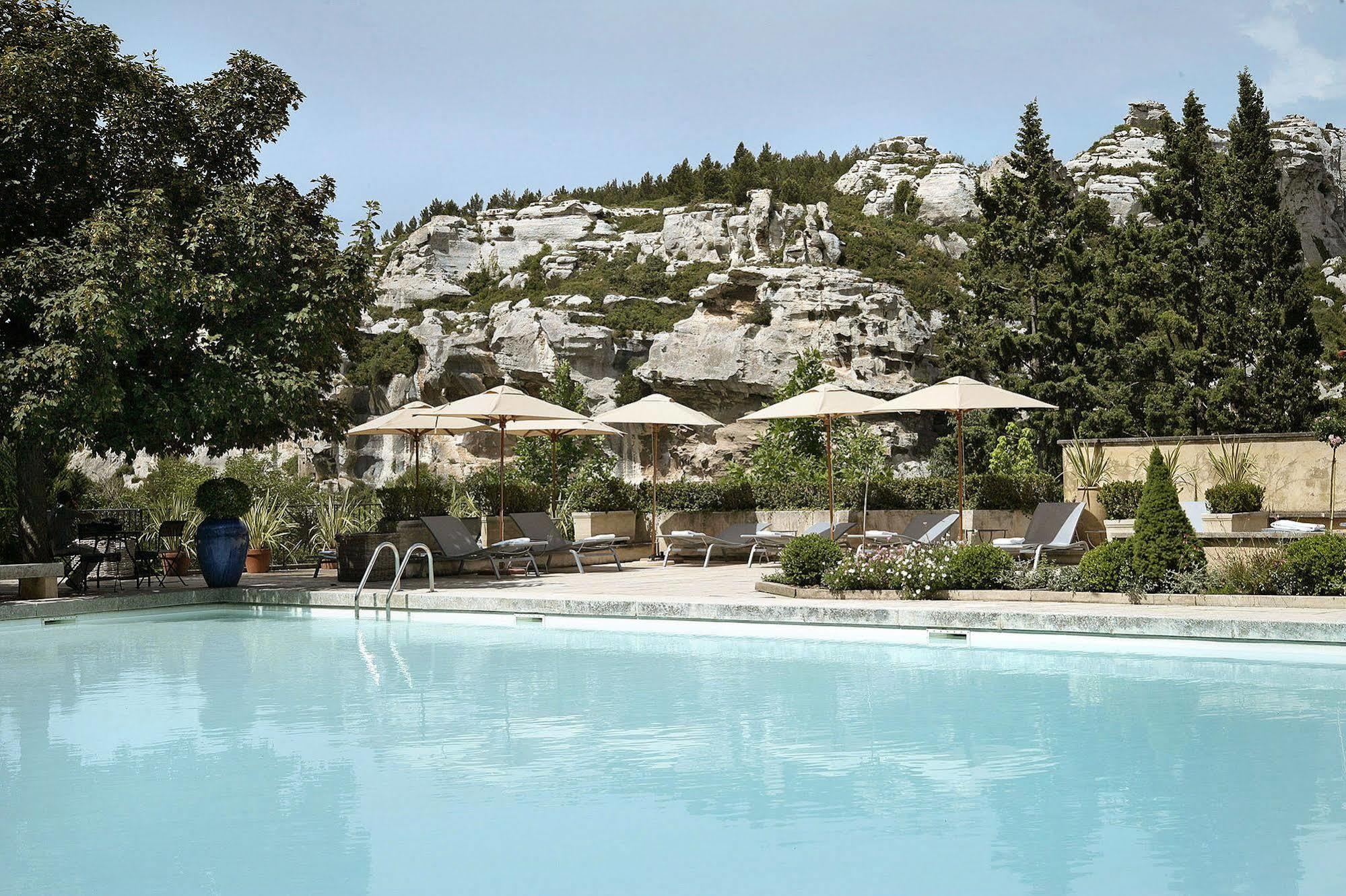 Отель Baumaniere - Les Baux De Provence Экстерьер фото