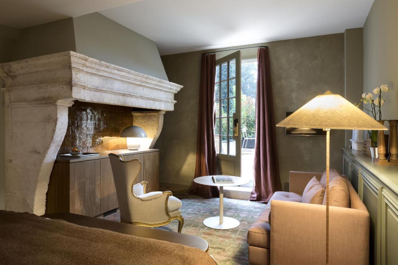 Отель Baumaniere - Les Baux De Provence Экстерьер фото